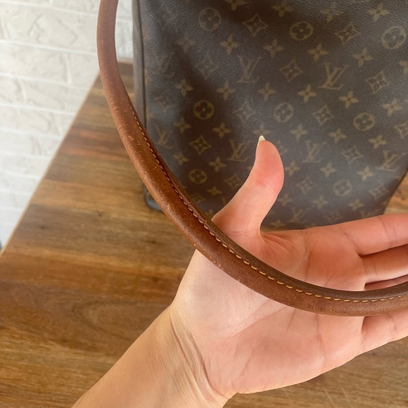 Louis Vuitton  Monogram Looping GM Shoulder Bag - Picture 6 of 15